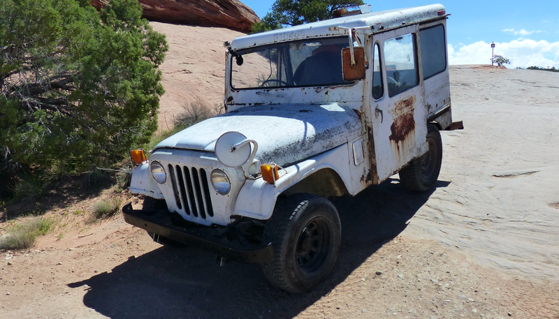 Illustration for article titled My $500 Two-Wheel Drive Postal Jeep Was a Beast Off-Road Until It Was Terrifying